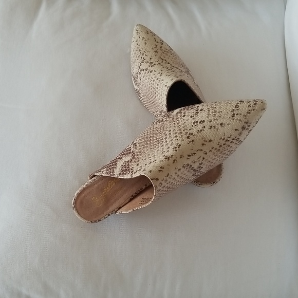 Mules, Slip on spring brand new no tag - Picture 3 of 3